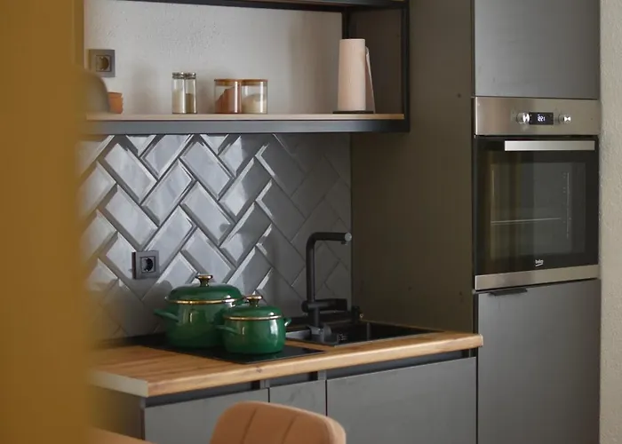 L 25 Apartments